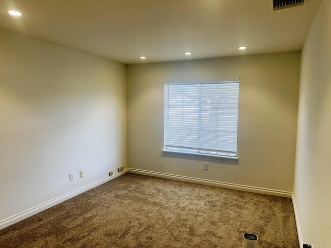 Building Photo - 351 Peaceful Ct