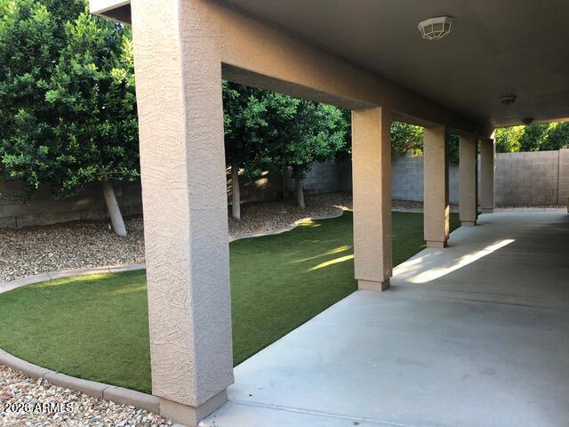 Building Photo - 1011 W Samantha Way