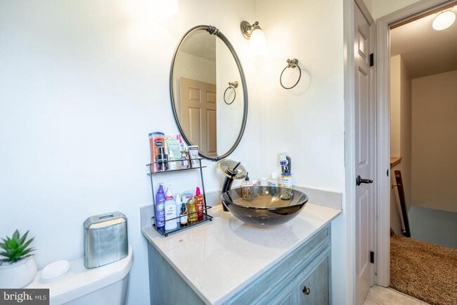 Building Photo - 211 Caravan Dr