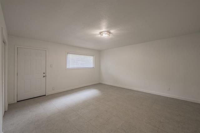 Building Photo - 2021 Glen Haven Dr