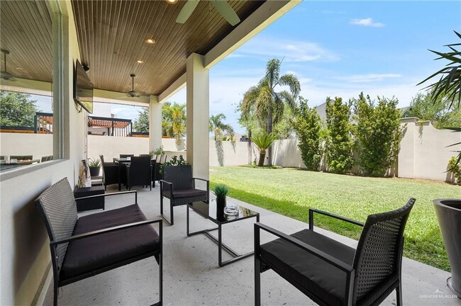 Building Photo - 22 Toronto Ave