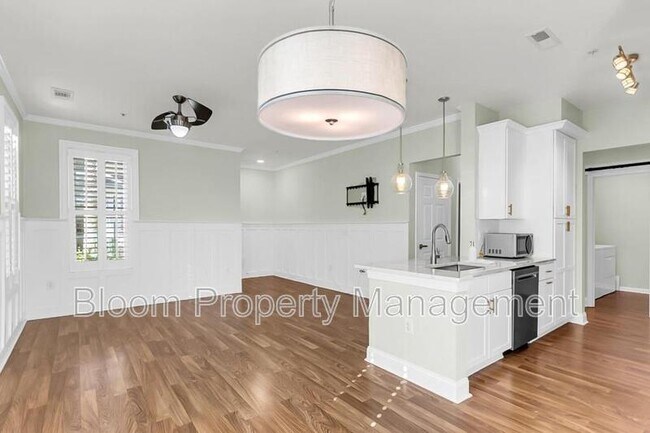 Building Photo - 1225 Blakeway St