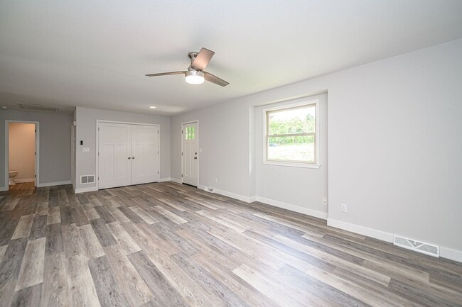 Building Photo - GEORGETOWN Duplex - SW Columbia – 3 Bed, 3...