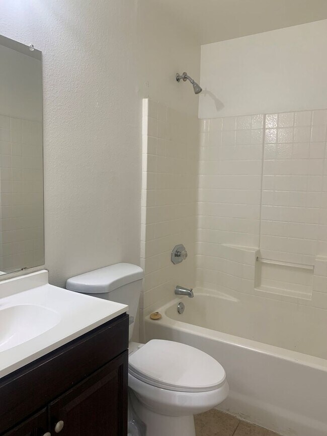 Building Photo - **MOVE-IN SPECIAL 50% OFF MOVE-IN MONTH!!!!** Ready Now!! 3BR 2.5BA located in Chandler - Cross S...