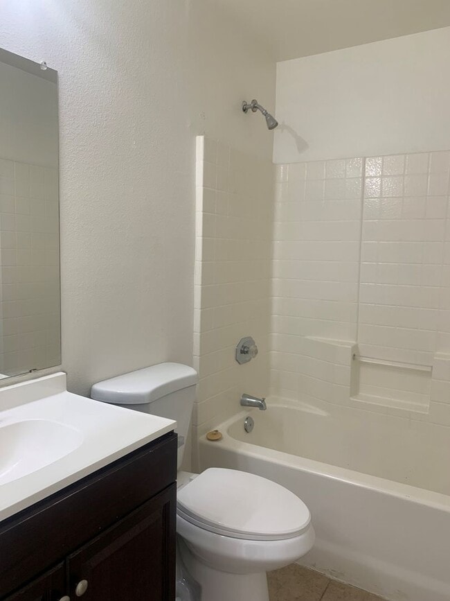 Building Photo - Ready Now!! 3BR 2.5BA located in Chandler - Cross Streets: Warner/Alma School