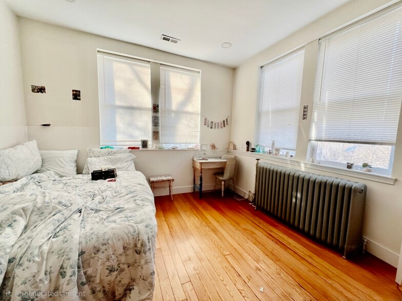 Building Photo - 16 Copenger St