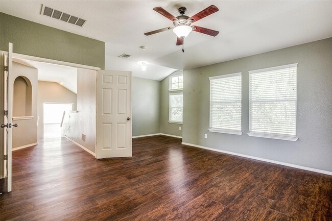 Building Photo - 317 Lava Bed Dr