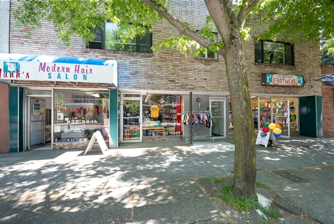 Building Photo - Skylark Apartments