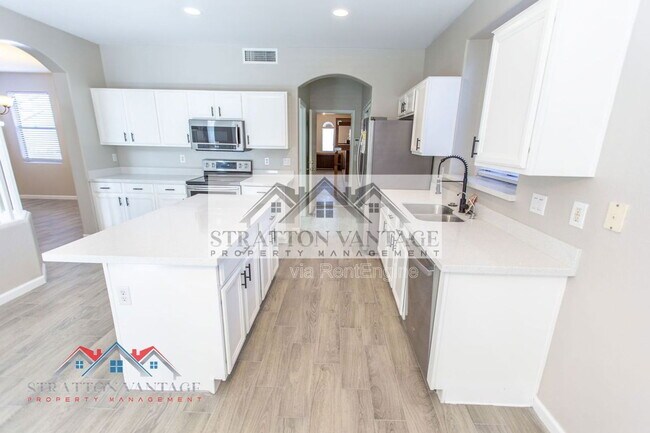 Building Photo - 16627 W McKinley St