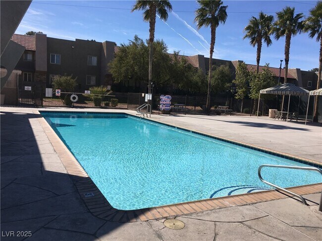 Building Photo - 5161 River Glen Dr