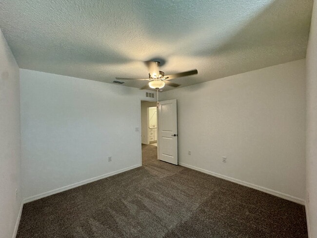 Building Photo - 10347 Honey Hammock Wy