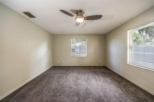 Building Photo - 923 Sand Crest Dr