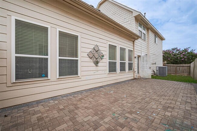 Building Photo - 7407 Golden Star Dr