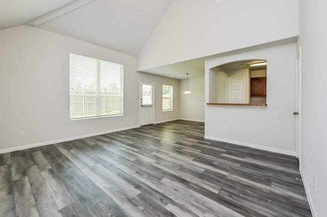Building Photo - 10939 Myrtle Oak St
