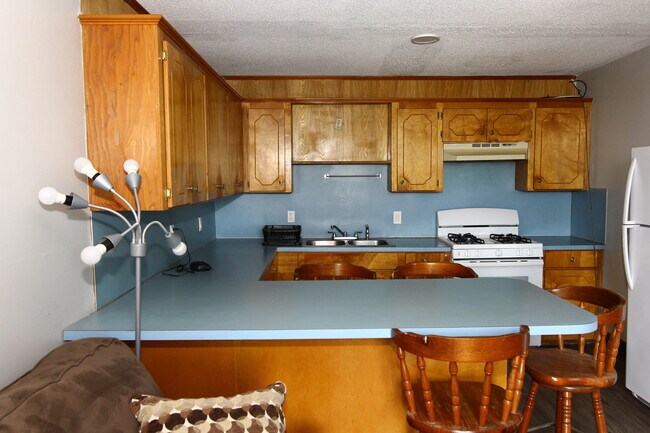 Kitchen - 200 Realtor Ave