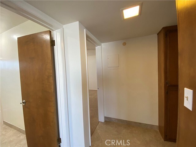 Building Photo - 551 W 40th St