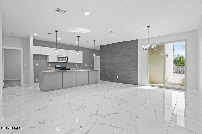Building Photo - 11492 Summer Dr