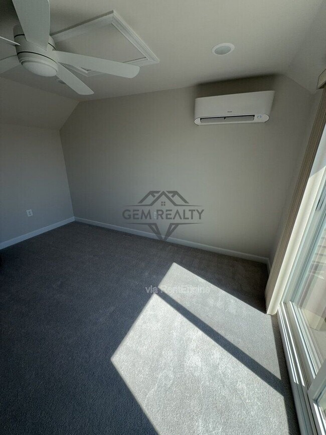Building Photo - 7231 Mountaineer Dr