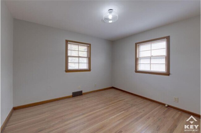 Building Photo - 1143 Patricia St