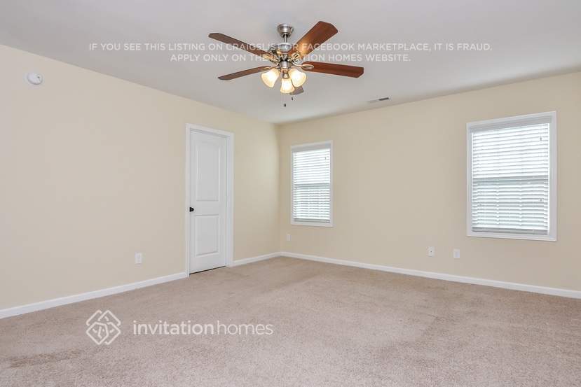 Building Photo - 213 Verrazano Pl