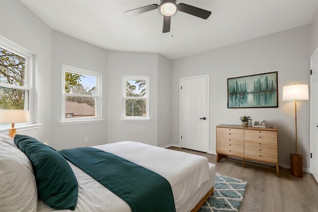 Building Photo - 11923 Pondwood Dr