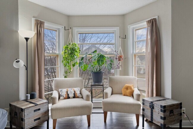 Building Photo - 603 W 18th St