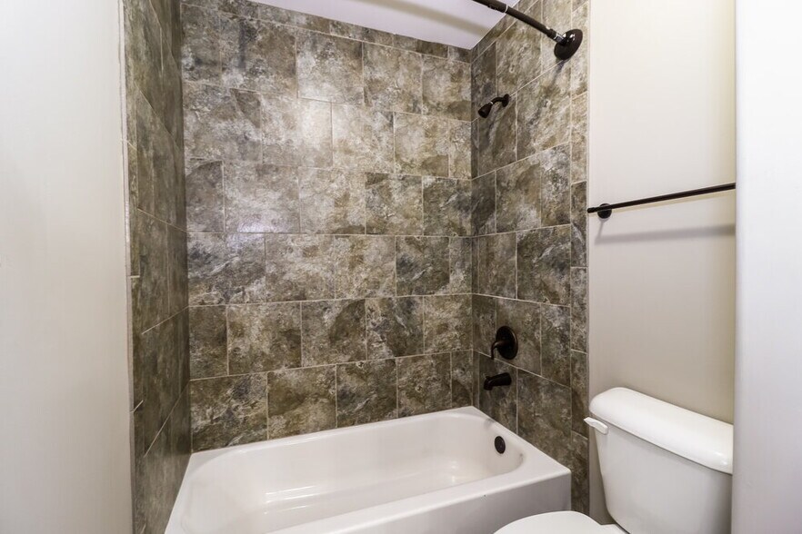 Building Photo - 9093 Tremont Dr