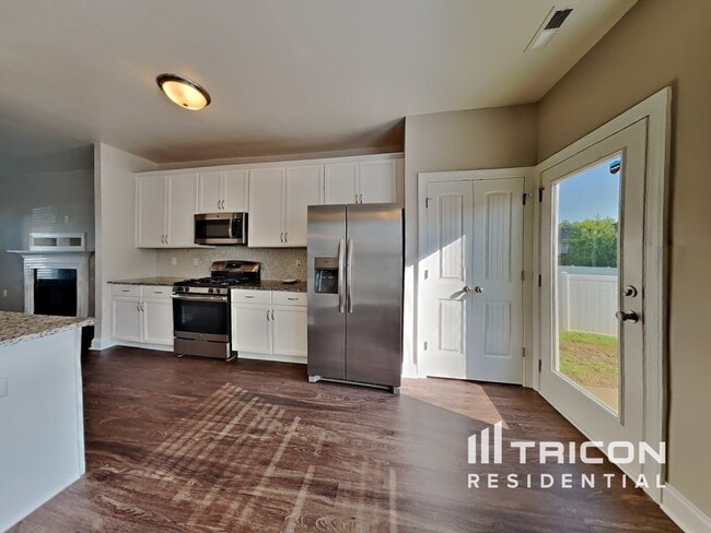 Building Photo - 508 Lakemont Dr