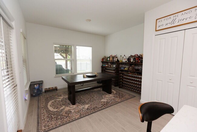 Building Photo - 4 Bedroom 2 Bath home for rent with beauti...