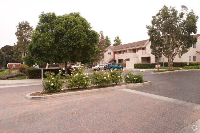 Mira Vista Senior Apartments - Camarillo, CA | Apartment Finder