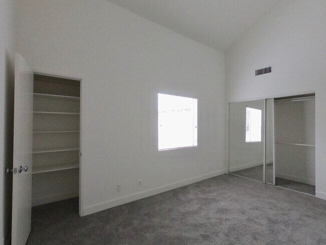 Building Photo - 1633 Berkeley St