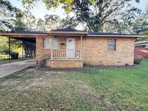Building Photo - Home for Rent in Little Rock!
