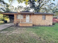 Building Photo - Home for Rent in Little Rock!