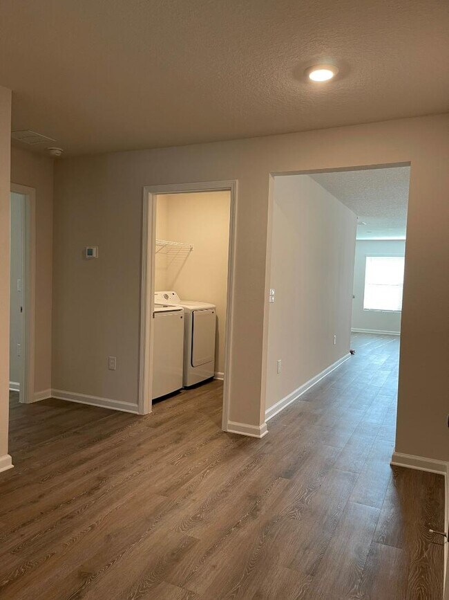 Building Photo - 3994 Whitetail Ln