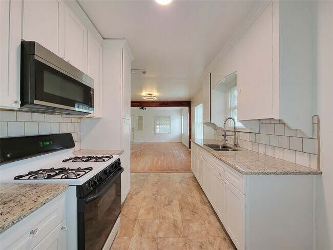 Building Photo - 2816 Elser St