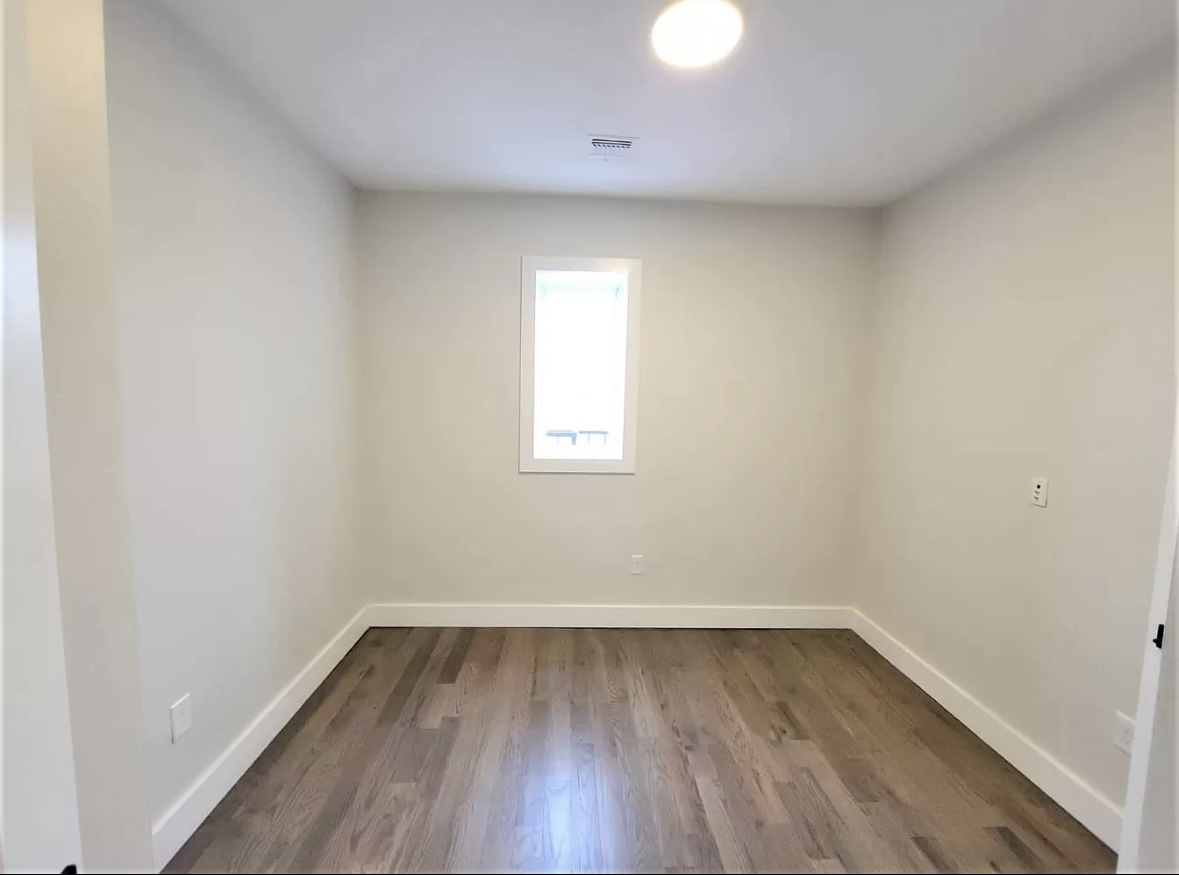 535 Hawthorne Ave 303 - 540 Hawthorne Ave