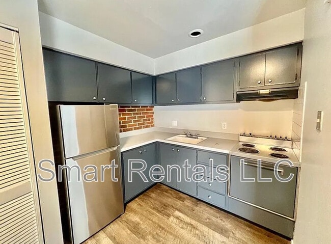 Building Photo - 9955 Chateau Roi Dr