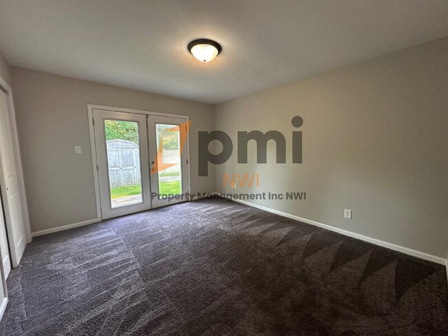 Building Photo - 5831 Creekview Ct W