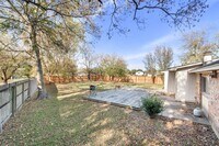 Building Photo - FALL 2026 PRE-LEASE! Amazing Location for ...