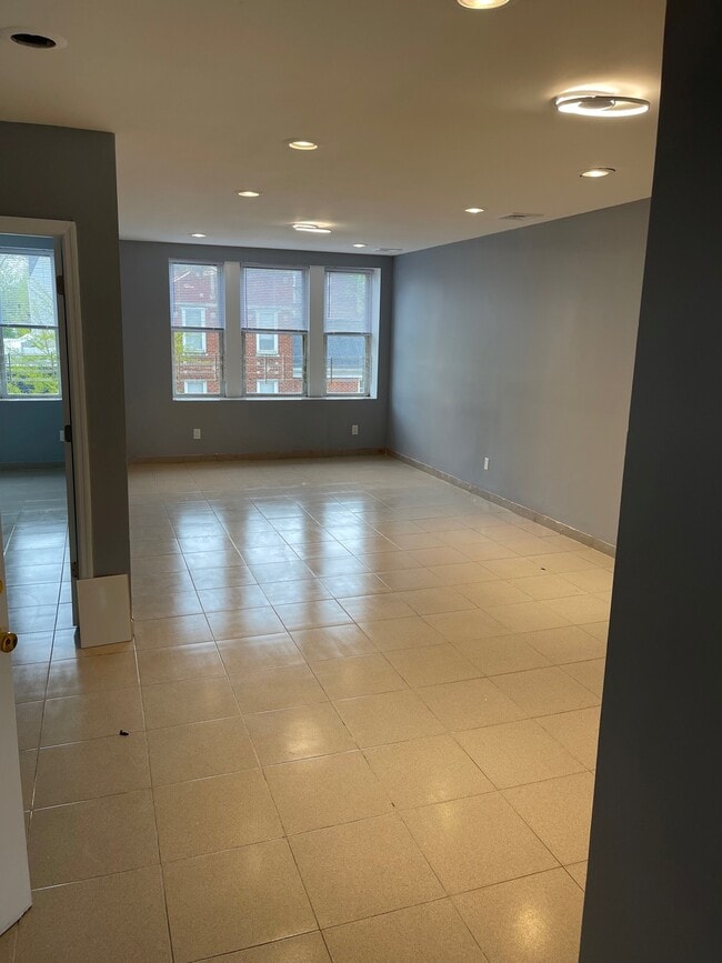 Building Photo - 266 Central Ave