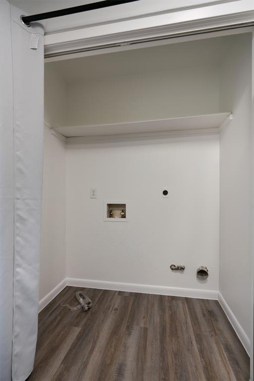 Building Photo - 6915 Woodhue Dr
