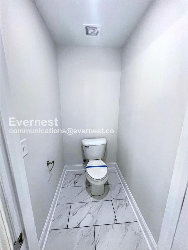 Building Photo - 637 Battery Ct