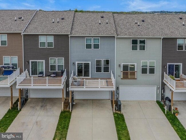 Building Photo - 179 Presidents Pointe Ave