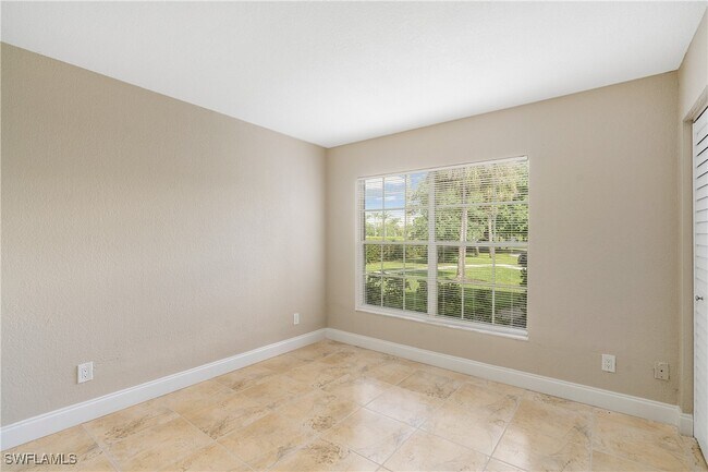Building Photo - 161 Santa Clara Dr