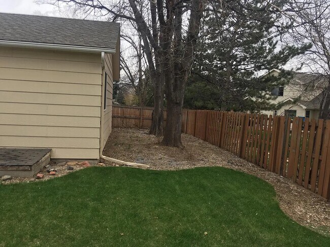 Building Photo - 862 Charter Oak Ct
