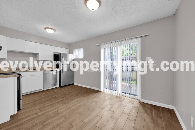 Building Photo - 3434 Pruett Ct