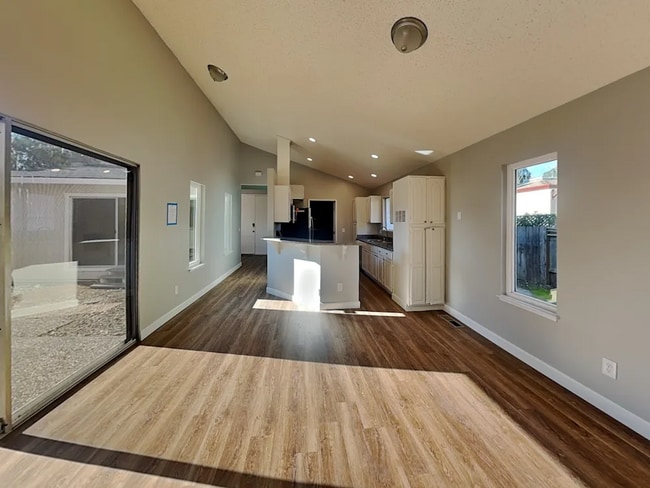 Building Photo - 715 Whispering Bay Ln