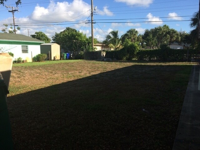 Building Photo - 2871 NW 12th Ct