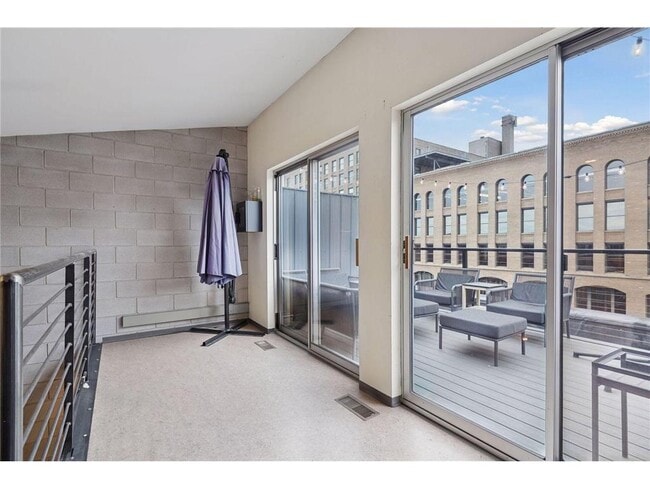 Building Photo - 801 N Washington Ave