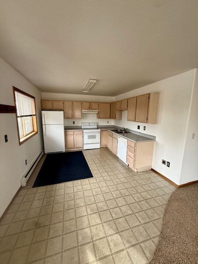 Building Photo - 201 Quinella, #1